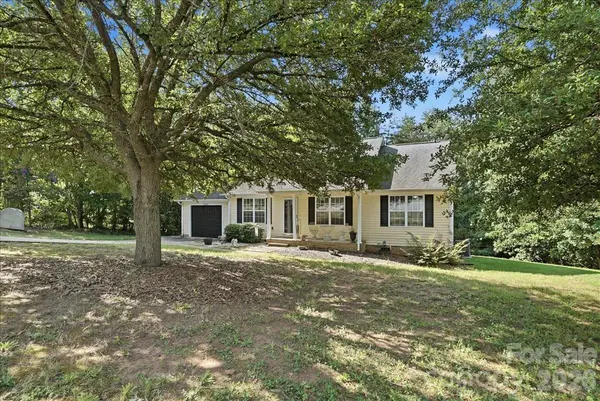 4089 Fallen Pine RD, Sherrills Ford, NC 28673