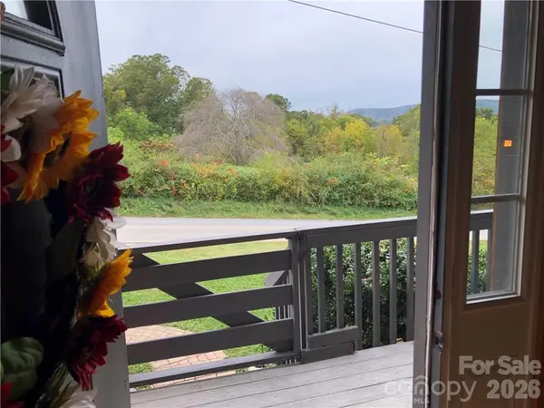 836 Burney Mountain RD, Fletcher, NC 28732