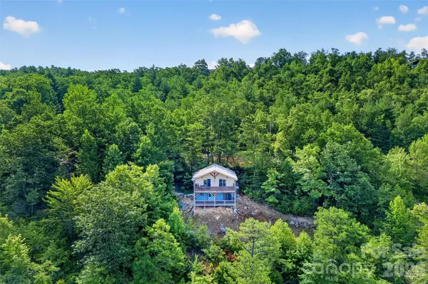40 E Valley View DR, Marion, NC 28752