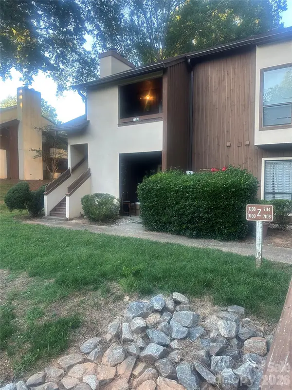 7100 Winery LN, Charlotte, NC 28227