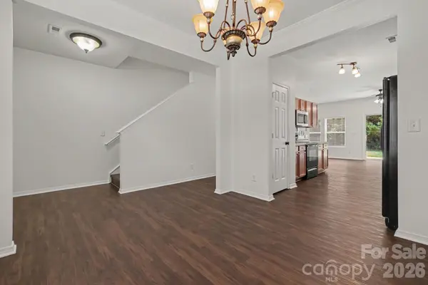 4636 Meadowfield RD, Charlotte, NC 28215