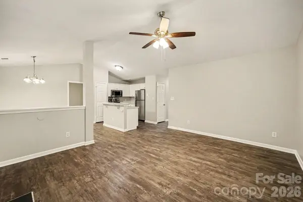 2732 Black Walnut LN, Charlotte, NC 28262