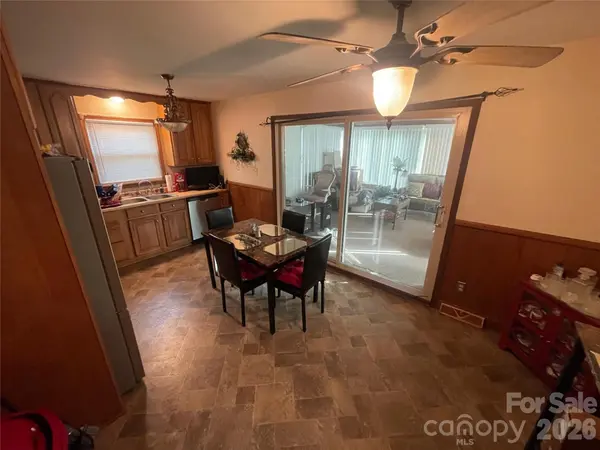 3133 Rosehill DR, Charlotte, NC 28212