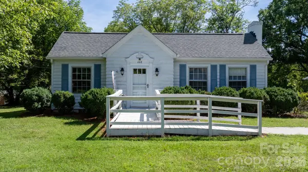 608 1st ST W, Conover, NC 28613
