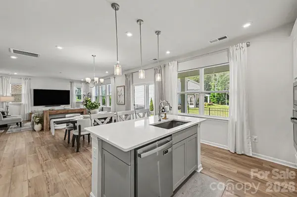 8230 Franklin Trail ST, Charlotte, NC 28227
