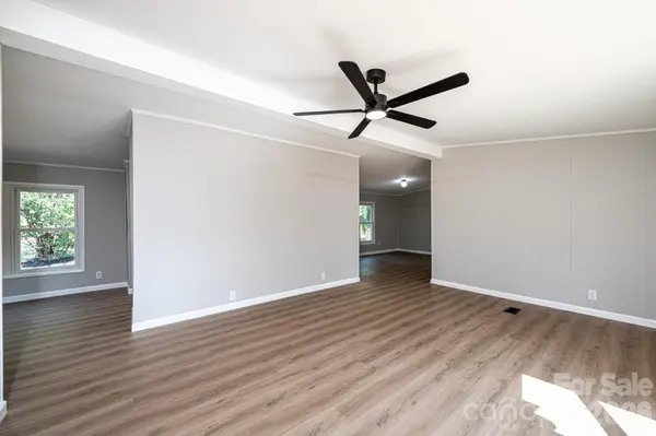 1143 Cheyenne Oaks DR, Claremont, NC 28610