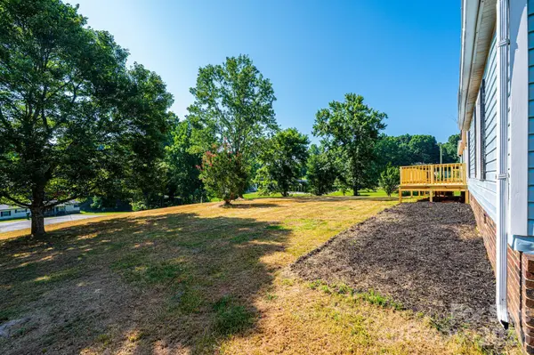 1143 Cheyenne Oaks DR, Claremont, NC 28610