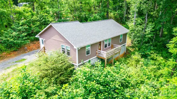 24 Old Rogers LN, Sylva, NC 28779