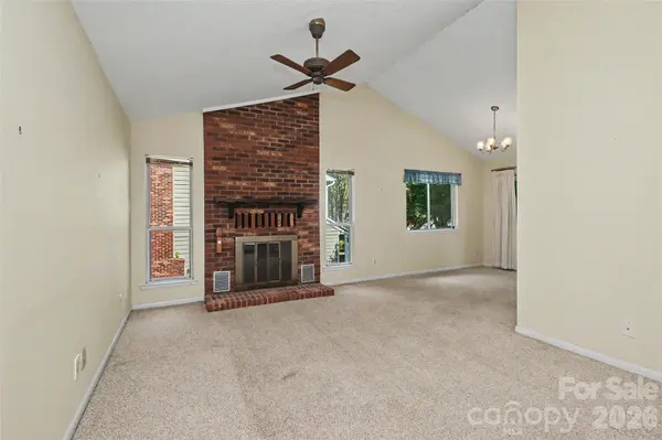 807 Sardis Cove DR, Charlotte, NC 28270