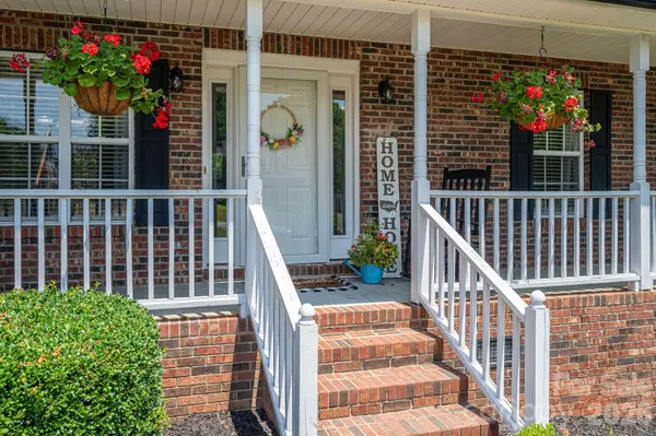 2524 Old Pond DR, Lincolnton, NC 28092