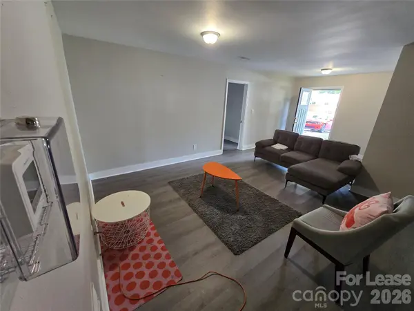 2727 Englehardt ST, Charlotte, NC 28216