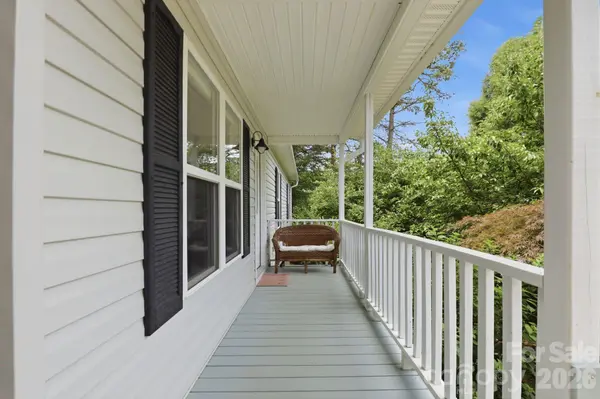 15 Valley ST, Granite Falls, NC 28630