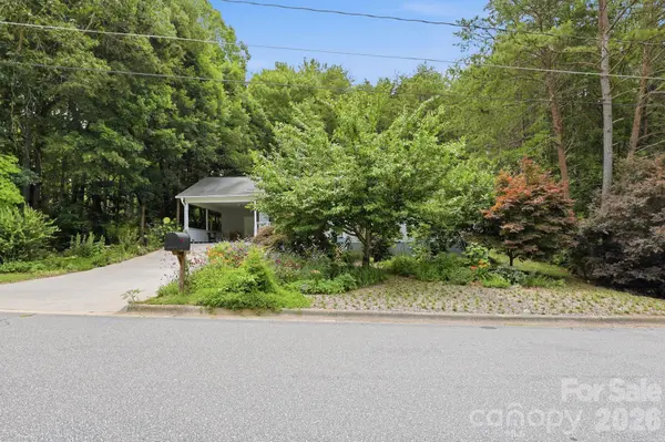 15 Valley ST, Granite Falls, NC 28630