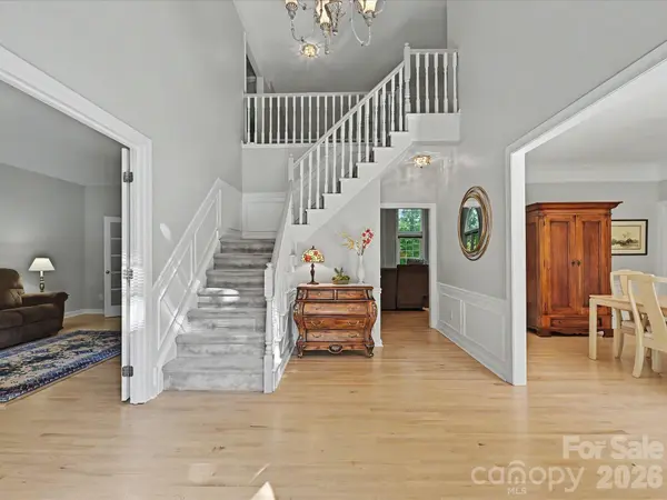 5710 Kinglet LN, Charlotte, NC 28269