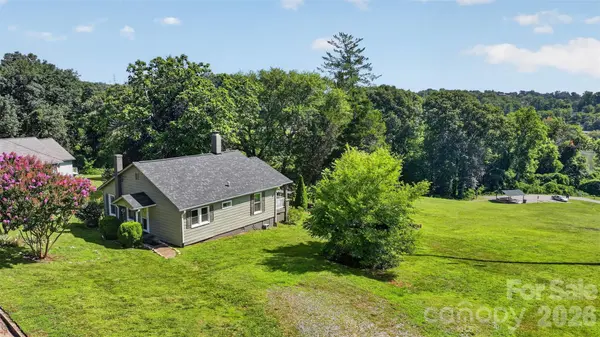 106 Lake DR, Hickory, NC 28601