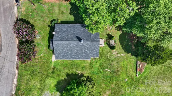 106 Lake DR, Hickory, NC 28601