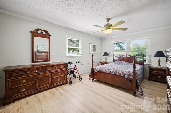 2710 Eva DR NW, Concord, NC 28027