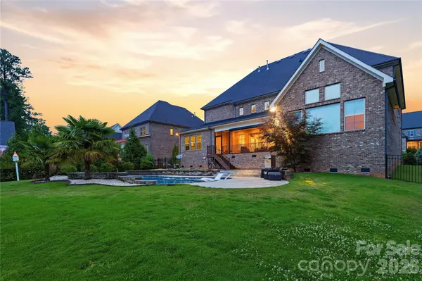 1016 Ladera DR, Waxhaw, NC 28173