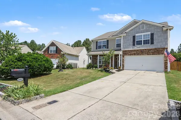 10912 Thousand Oaks DR, Huntersville, NC 28078