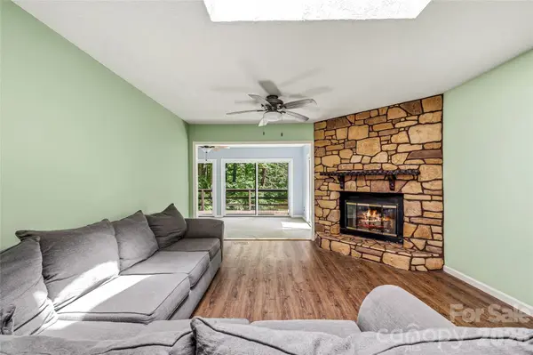 27 Unity CT, Etowah, NC 28729