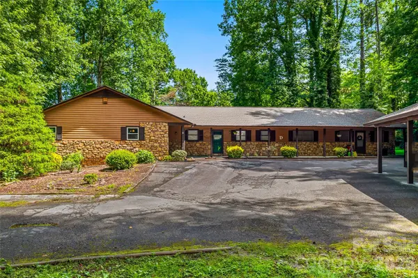 27 Unity CT, Etowah, NC 28729