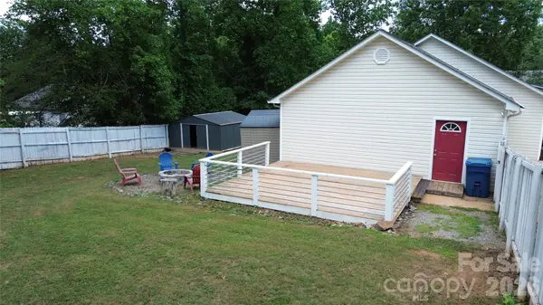 49 Laurel ST, Granite Falls, NC 28630