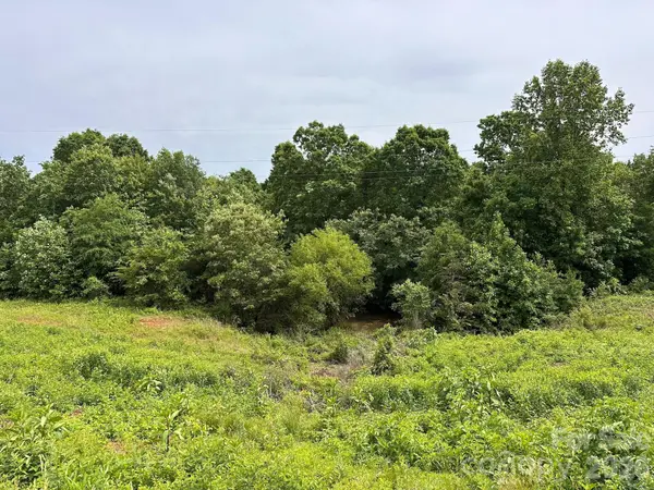 0000 Section House RD, Hickory, NC 28601