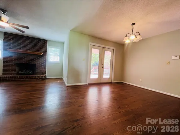 4144 Sim Chick LN, Maiden, NC 28650