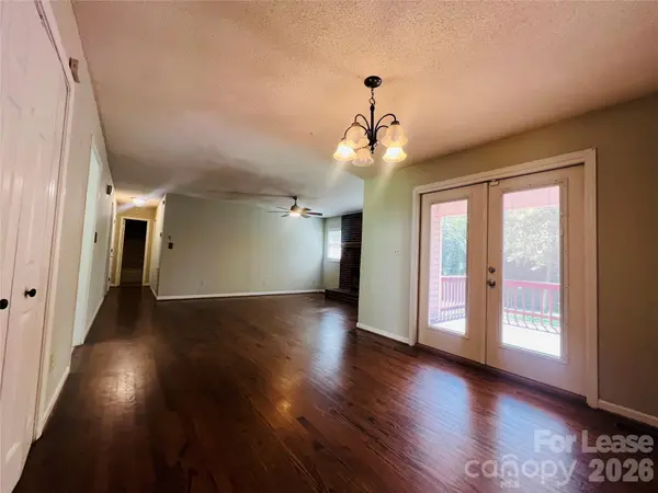 4144 Sim Chick LN, Maiden, NC 28650