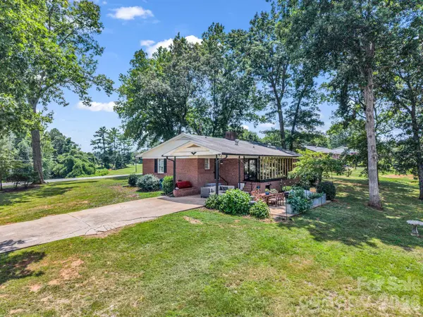 201 Lincoln RD, Forest City, NC 28043