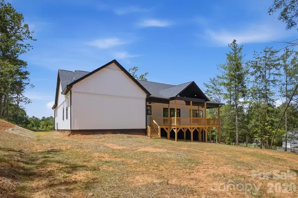 2958 Corpening Chapel RD, Morganton, NC 28655