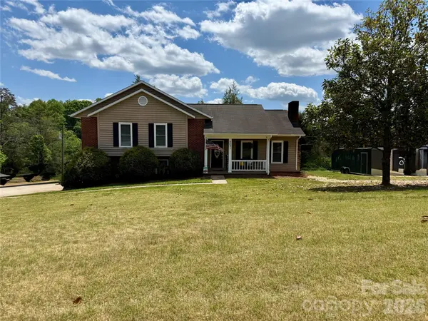 4491 Magnolia LN, Hudson, NC 28638