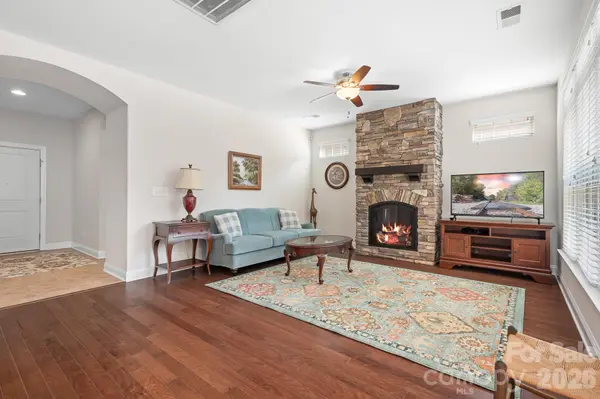 127 Brawley Point CIR, Mooresville, NC 28117