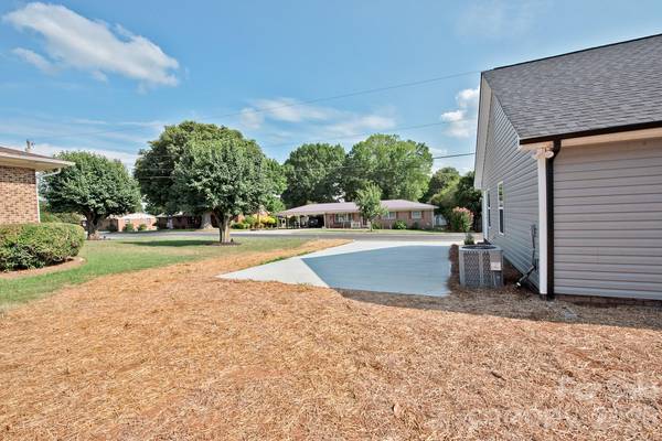 135 Beaver ST, Landis, NC 28088