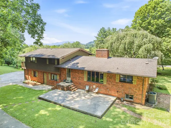 252 Big Stomp RD, Waynesville, NC 28786