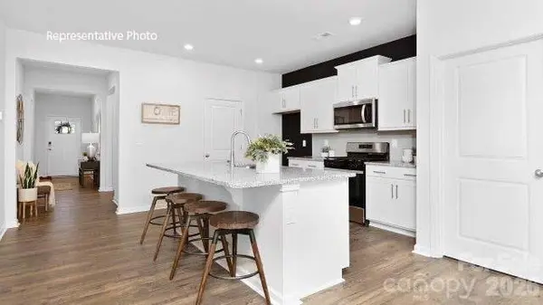 916 Streamwood AVE, Newton, NC 28658