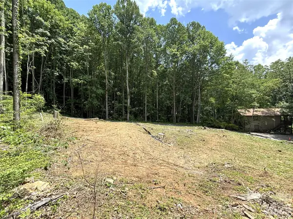 21 Club Crest DR, Maggie Valley, NC 28751