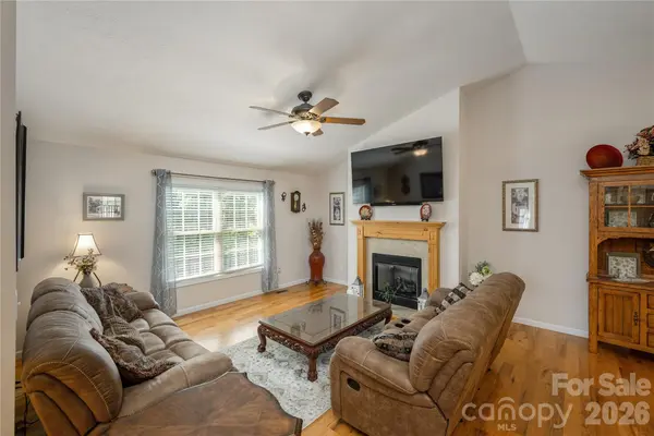 59 Smalltown TRL, Brevard, NC 28712