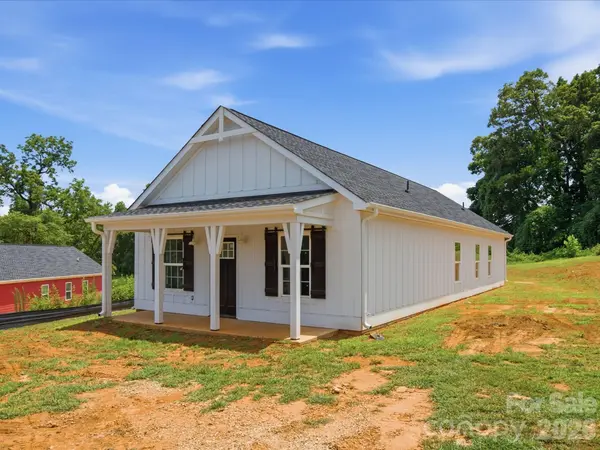 1432 Blackbird DR, Clover, SC 29710