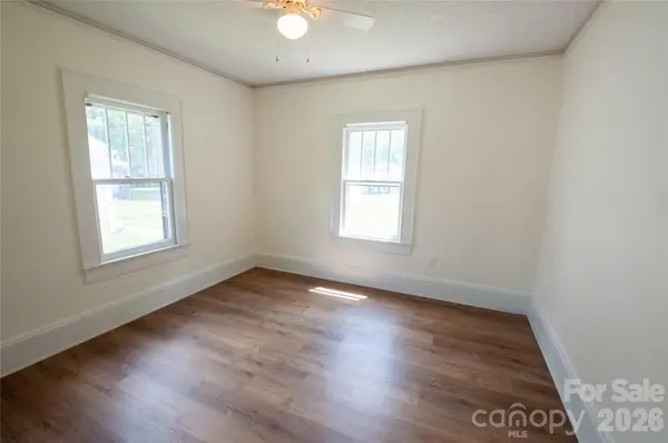 2505 Shelton AVE, Statesville, NC 28677