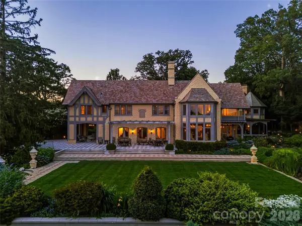 7 Stuyvesant RD, Biltmore Forest, NC 28803