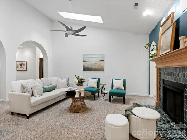 412 Silo DR, Asheville, NC 28806