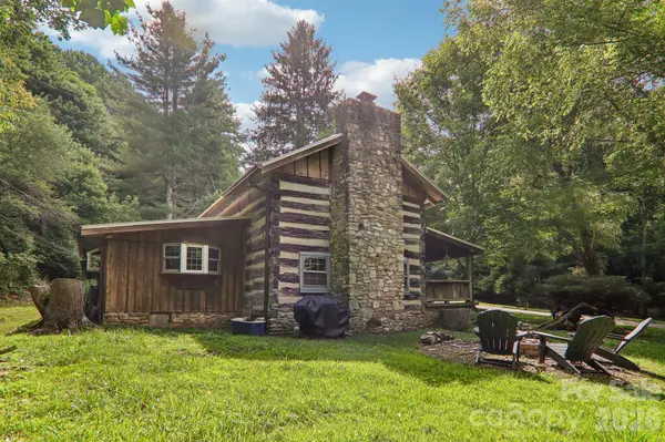 251 Village LN, Mars Hill, NC 28754