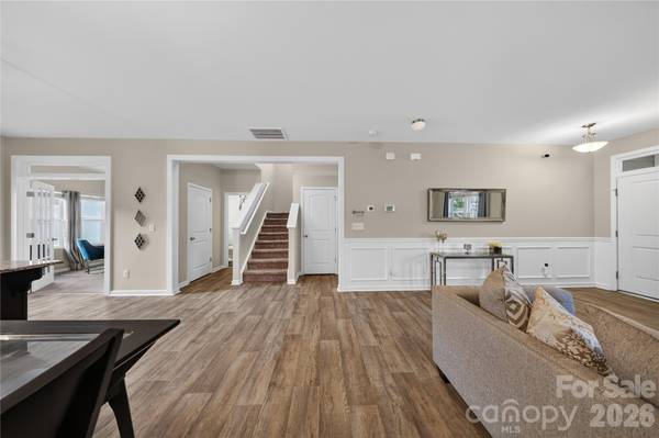 5137 Thomasville DR, Belmont, NC 28012