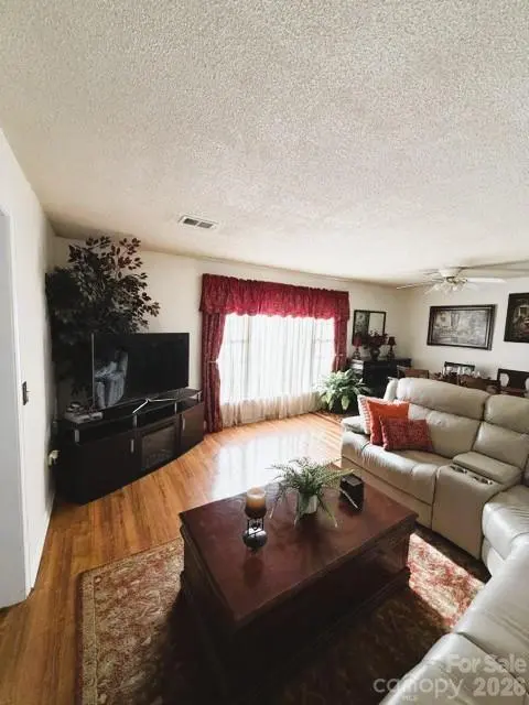 1218 Dotson CT, Wilmington, NC 28405