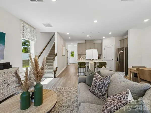 3133 Ophelia ALY, Charlotte, NC 28213