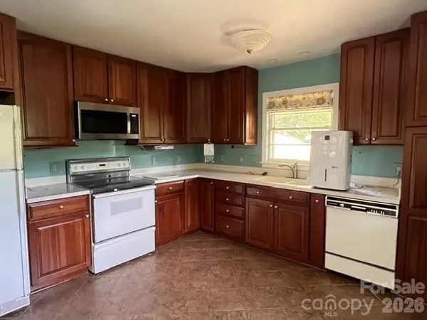14 Valle Vista DR, Asheville, NC 28804
