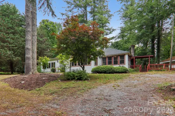 61 Bo Diddly LN, Cedar Mountain, NC 28718