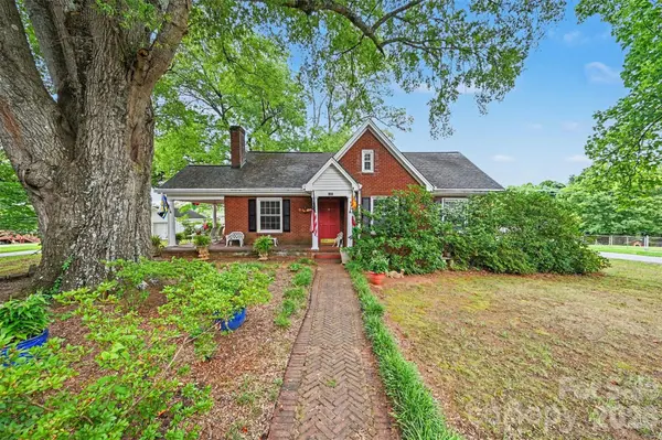 806 S Main AVE,  Newton,  NC 28658