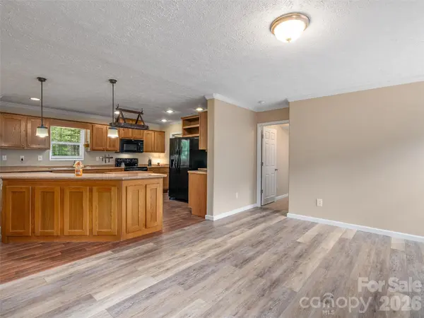 193 Tipstill CV, Waynesville, NC 28786